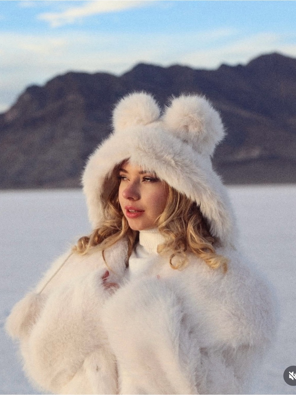 Elegant Cream Faux Fur Jacket